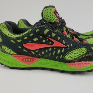Brooks Cascadia Women's Size 10.5 Medium  Sneakers